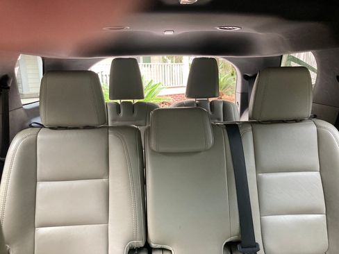 Used 2012 Ford Explorer XLT FWD image 10