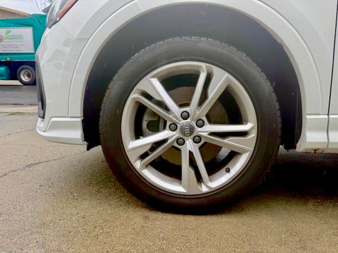 Used 2020 Audi Q3 2.0T Premium w/ Convenience Package image 13