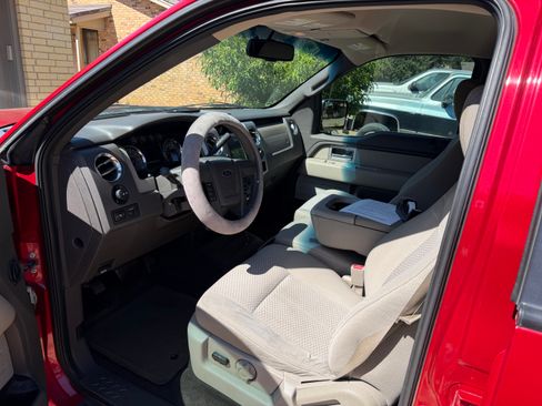 Used 2009 Ford F150 XLT image 2