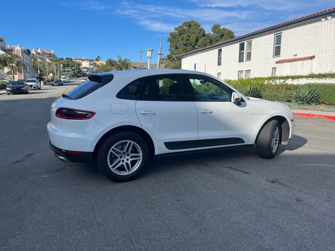 Used 2018 Porsche Macan Sport Edition image 12