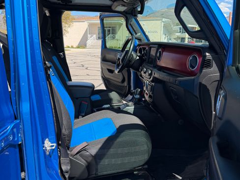 Used 2021 Jeep Wrangler Unlimited Rubicon AWD/4WD image 22