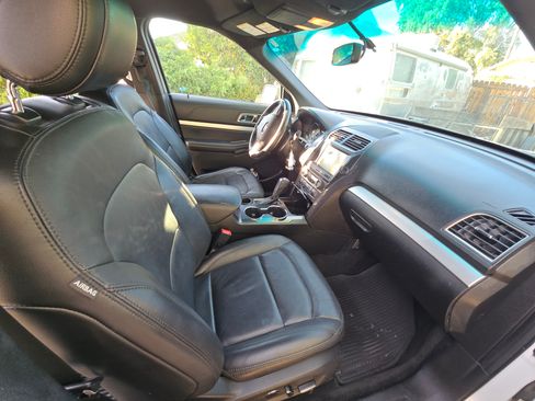 Used 2016 Ford Explorer XLT w/ Equipment Group 202A image 16