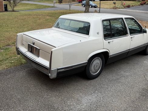 Used 1993 Cadillac De Ville Sedan image 10