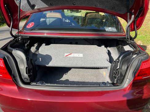 Used 2012 BMW 335i Convertible image 22