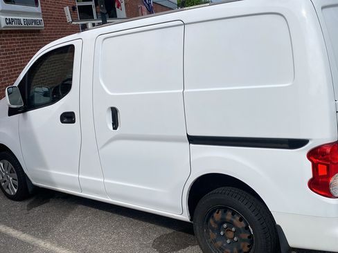 Used 2018 Nissan NV200 SV w/ Navigation Package FWD image 5