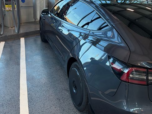 Used 2022 Tesla Model 3 Long Range image 23