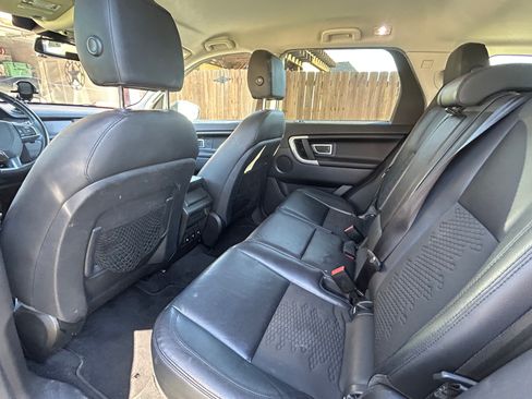 Used 2019 Land Rover Discovery Sport SE image 10