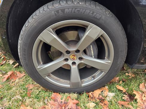 Used 2024 Porsche Macan image 10