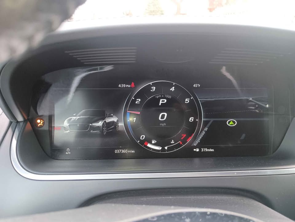 Used 2021 Jaguar F-TYPE R AWD/4WD image 5