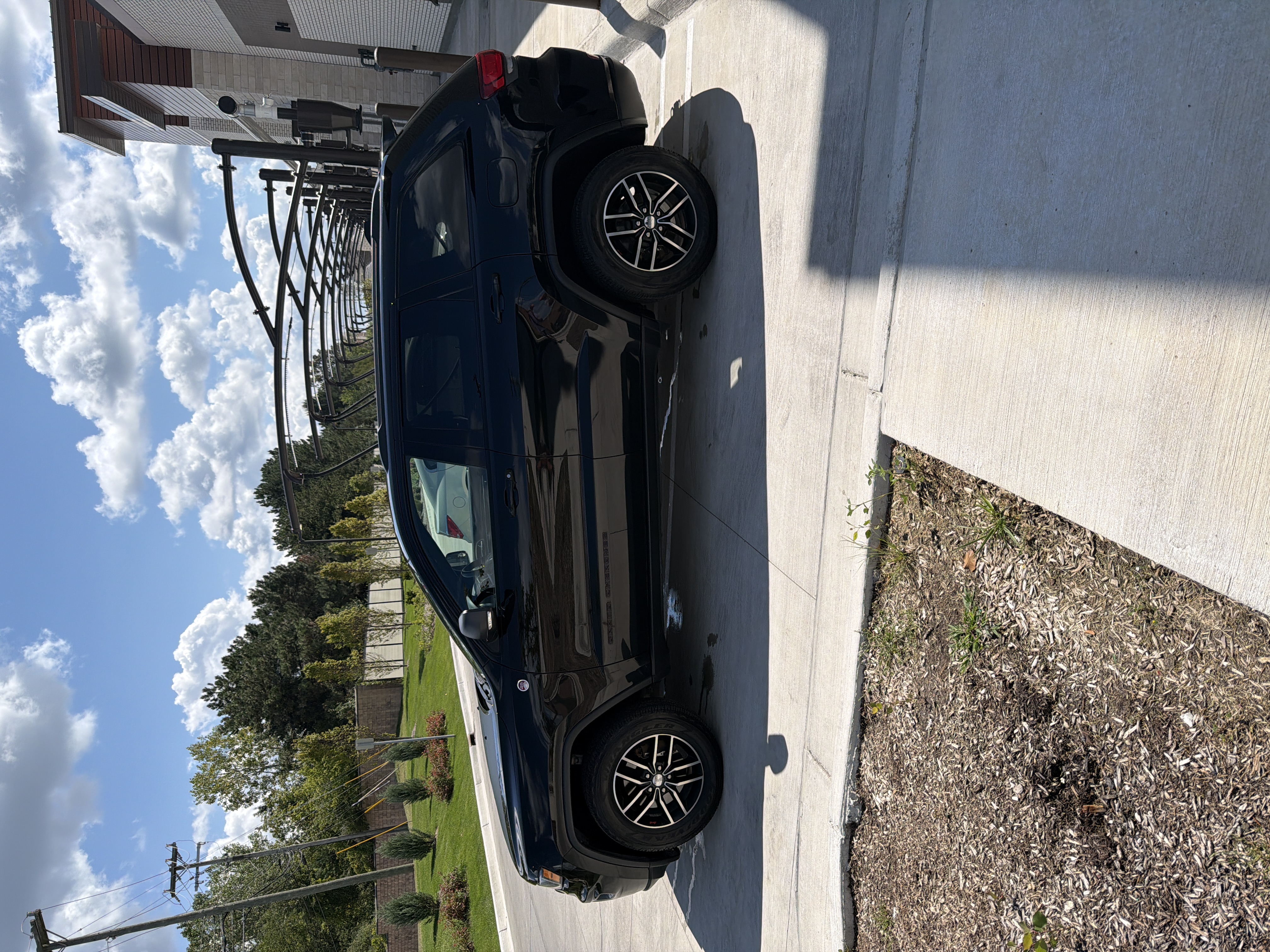 Used 2017 Jeep Grand Cherokee Trailhawk AWD/4WD image 4