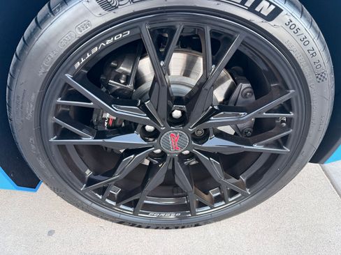 Used 2023 Chevrolet Corvette Stingray Premium Conv w/ Z51 Performance Package RWD image 10