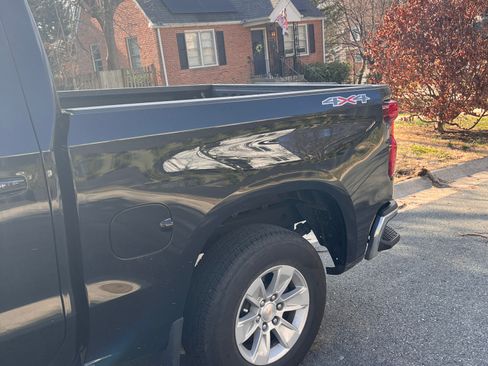 Used 2024 Chevrolet Silverado 1500 LT w/ Leather Package image 5