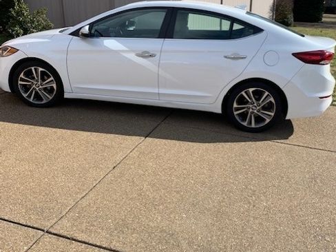 Used 2017 Hyundai Elantra Limited w/ Limited Tech Package 04 image 5