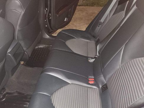 Used 2021 Toyota Camry SE w/ Cold Weather Package image 8