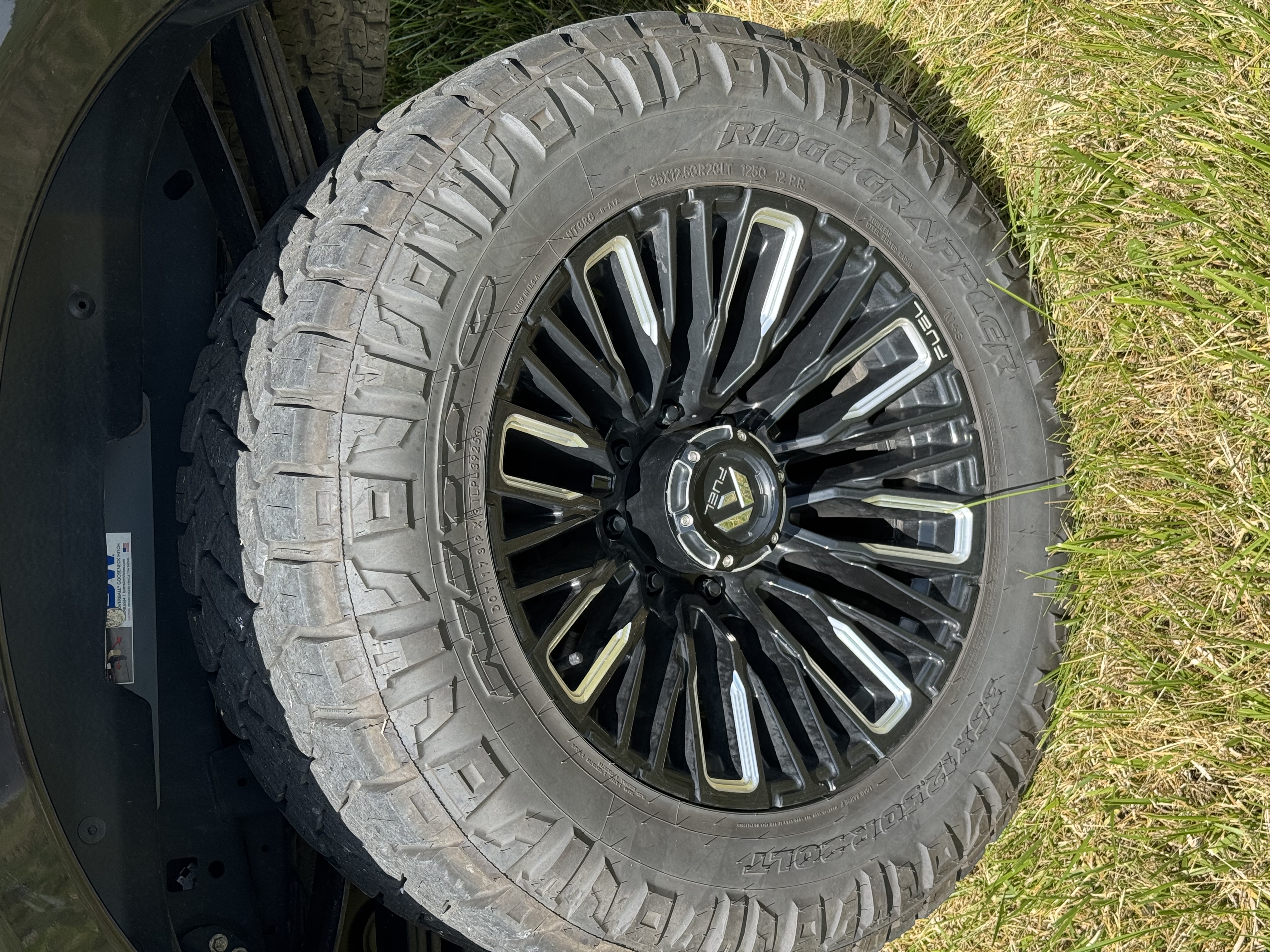 Used 2022 Ford F350 Platinum w/ FX4 Off-Road Package AWD/4WD image 15