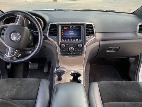 Used 2015 Jeep Grand Cherokee Altitude image 18