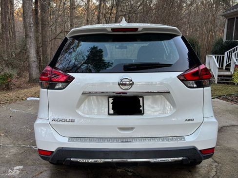 Used 2018 Nissan Rogue S image 5