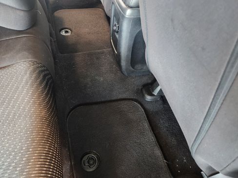 Used 2014 Dodge Journey SXT image 18