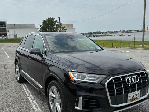 Used 2020 Audi Q7 3.0T Premium Plus w/ Premium Plus Package AWD/4WD image 5