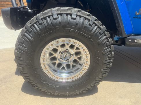 Used 2024 Jeep Wrangler Unlimited Rubicon 392 image 8