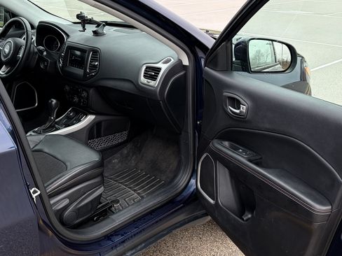 Used 2018 Jeep Compass Latitude w/ Popular Equipment Group image 16