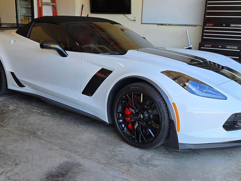 Used 2016 Chevrolet Corvette Z06 w/ 3LZ Preferred Equipment Group image 6