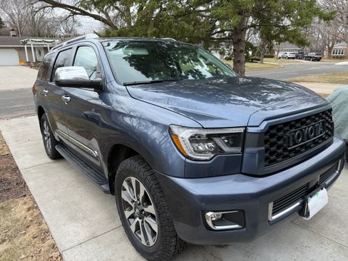 Used 2018 Toyota Sequoia Limited w/ Safety & Convenience Package image 2