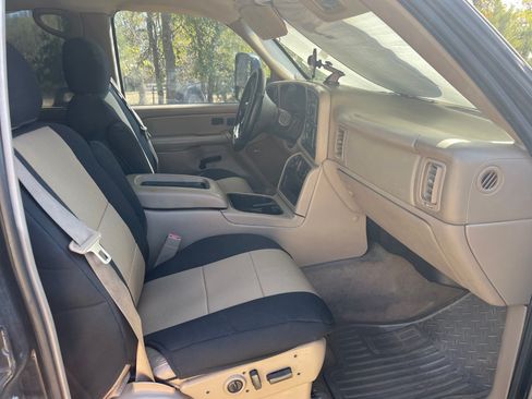 Used 2007 Chevrolet Silverado 2500 LT w/ Heavy-Duty Power Package image 12