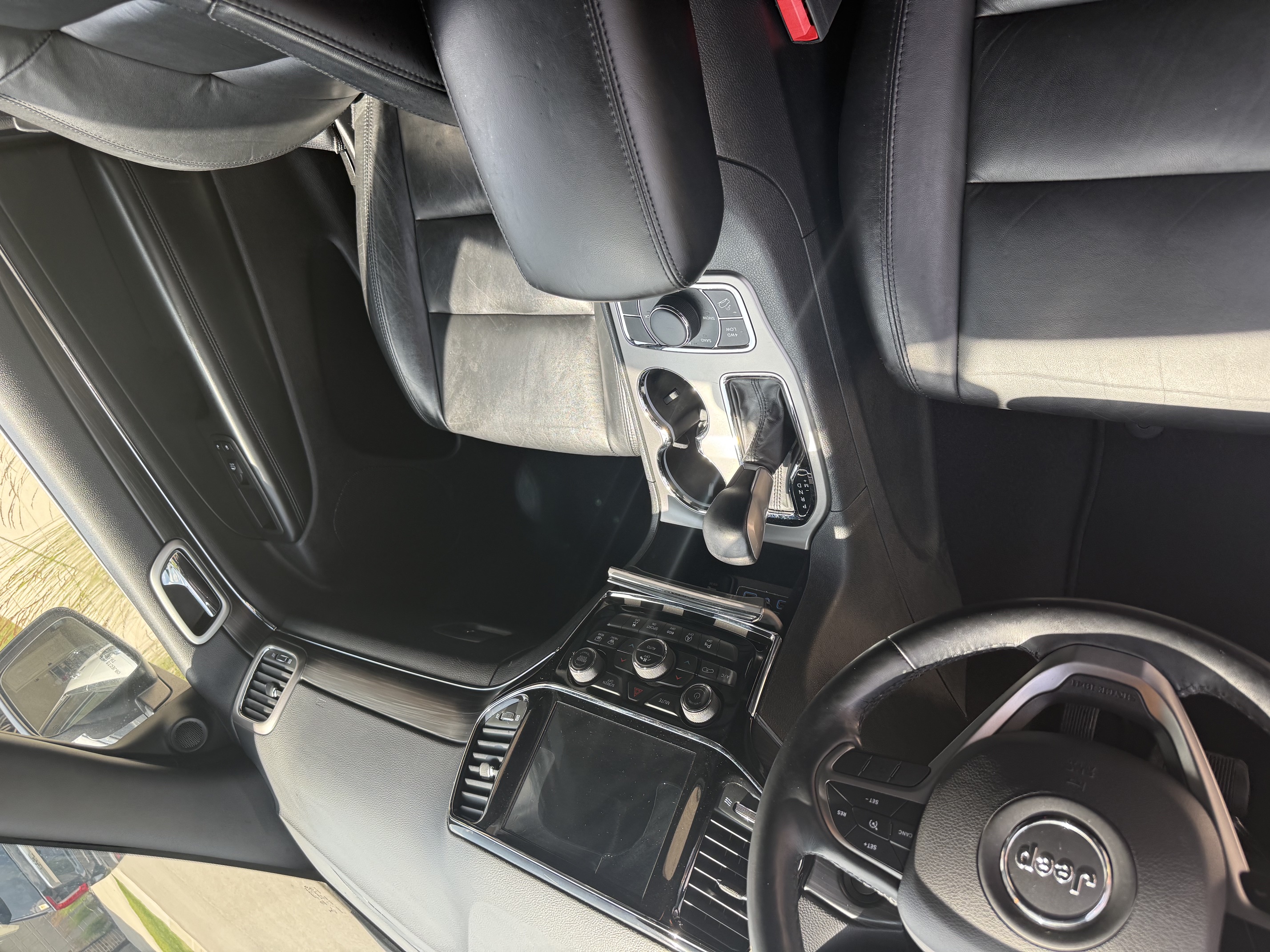 Used 2020 Jeep Grand Cherokee Limited AWD/4WD image 5