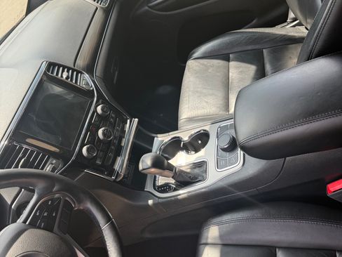 Used 2020 Jeep Grand Cherokee Limited AWD/4WD image 5