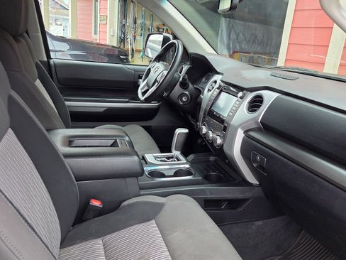 Used 2017 Toyota Tundra SR5 w/ TRD Off Road Package image 15