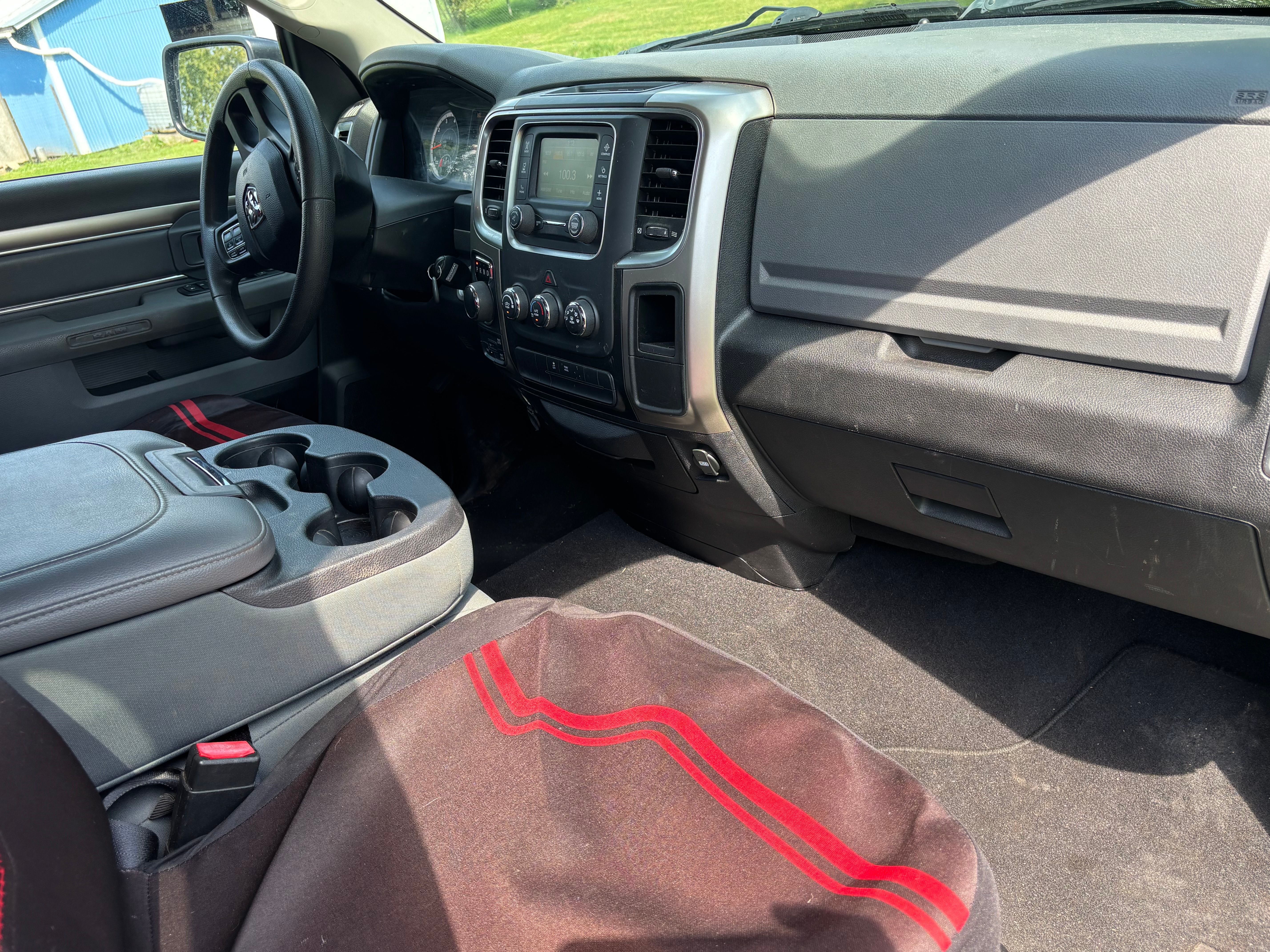 Used 2015 RAM 1500 Classic SLT AWD/4WD image 9