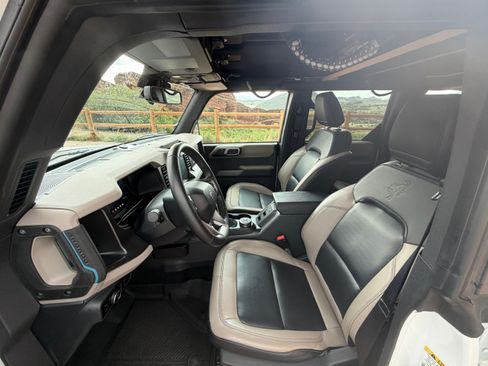 Used 2023 Ford Bronco Wildtrak AWD/4WD image 17