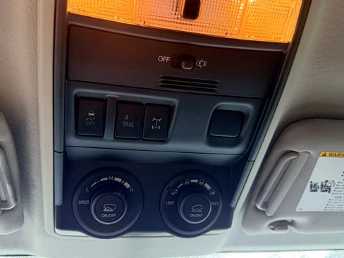 Used 2016 Toyota 4Runner Trail image 6