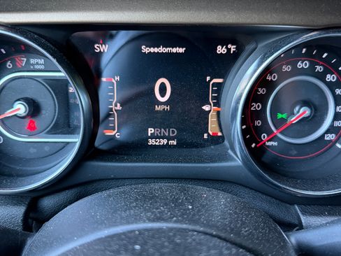 Used 2021 Jeep Wrangler Unlimited Rubicon AWD/4WD image 12
