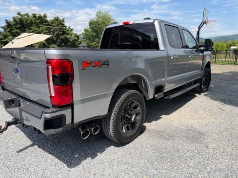 Used 2024 Ford F250 Lariat w/ Lariat Ultimate Package AWD/4WD image 5
