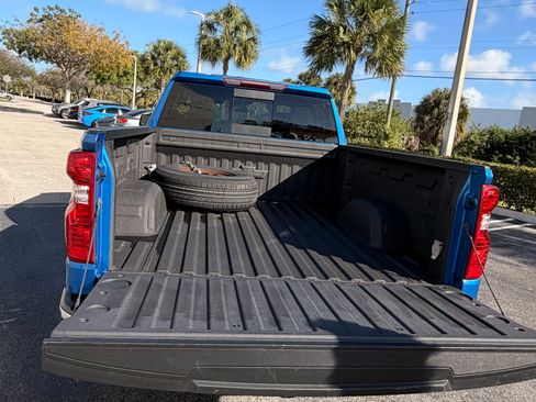 Used 2023 Chevrolet Silverado 1500 LT w/ Safety Package image 17