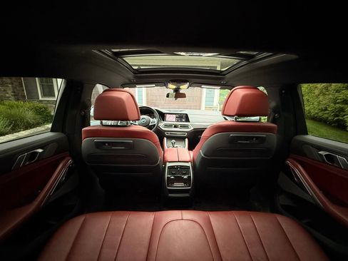 Used 2020 BMW X6 M50i w/ Premium Package AWD/4WD image 5