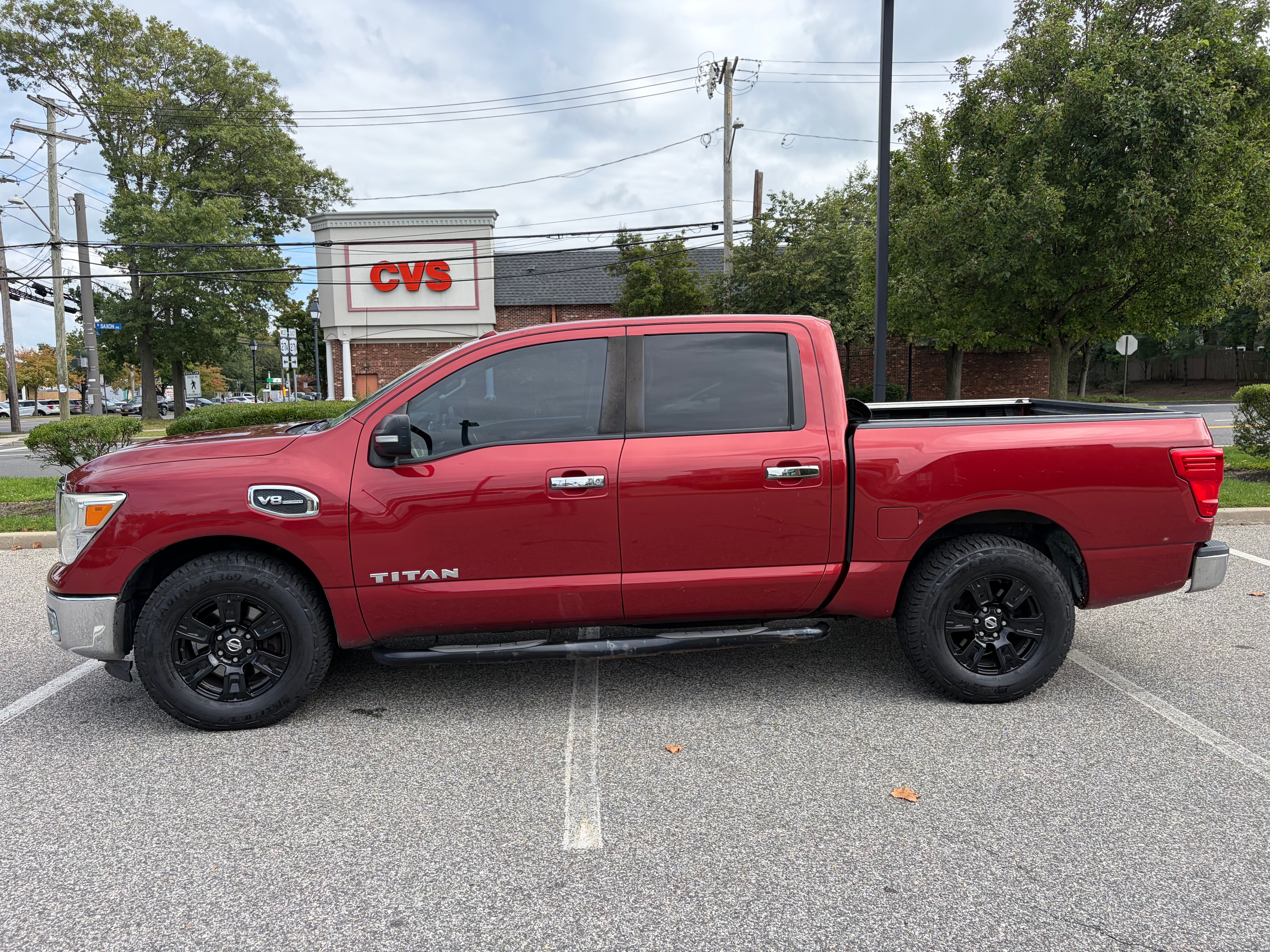 Used 2017 Nissan Titan SV AWD/4WD image 8