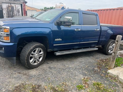 Used 2015 Chevrolet Silverado 2500 High Country w/ Duramax Plus Package image 2