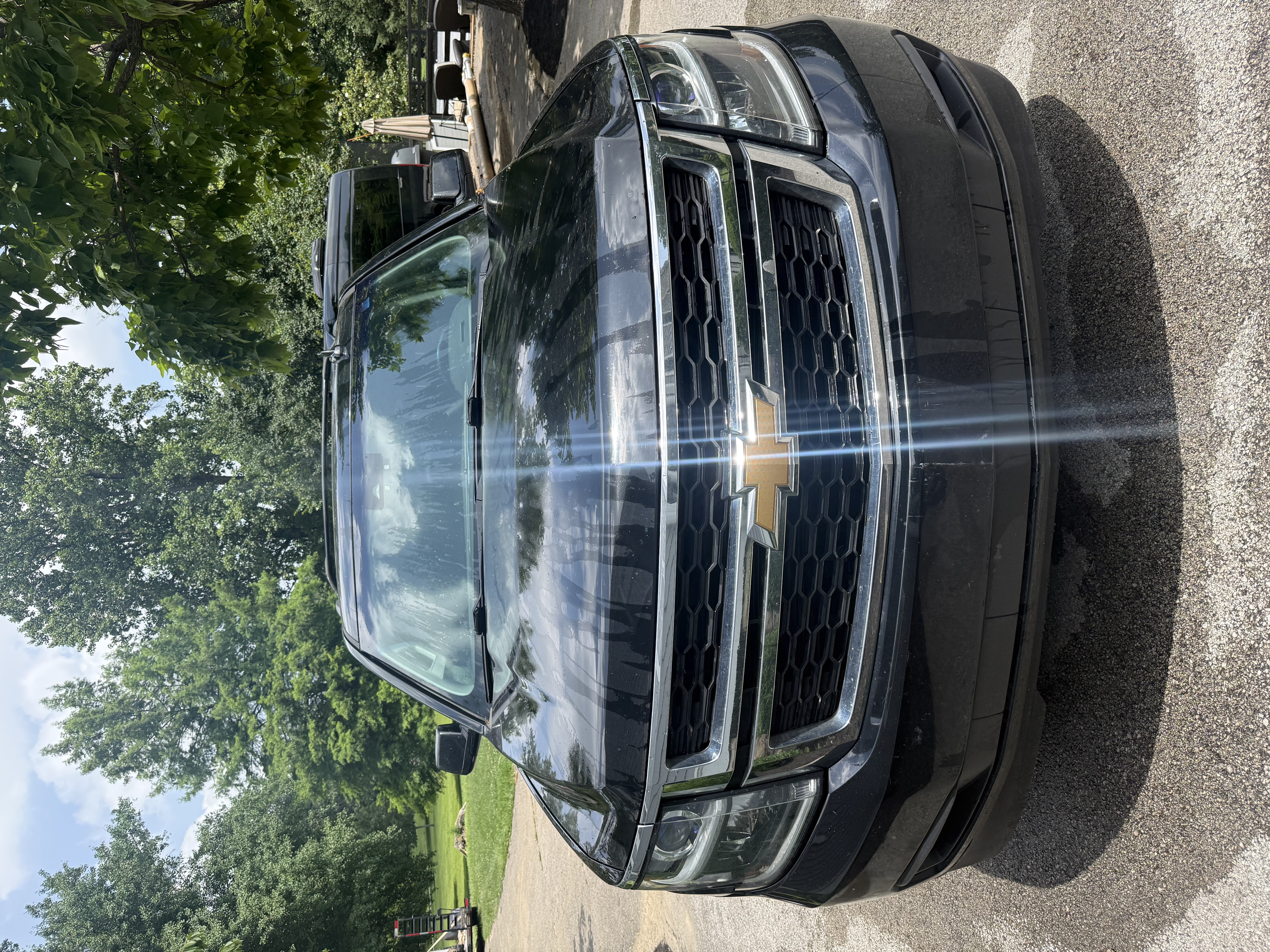 Used 2017 Chevrolet Suburban LT AWD/4WD image 4