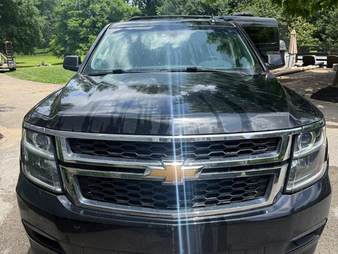 Used 2017 Chevrolet Suburban LT AWD/4WD image 4