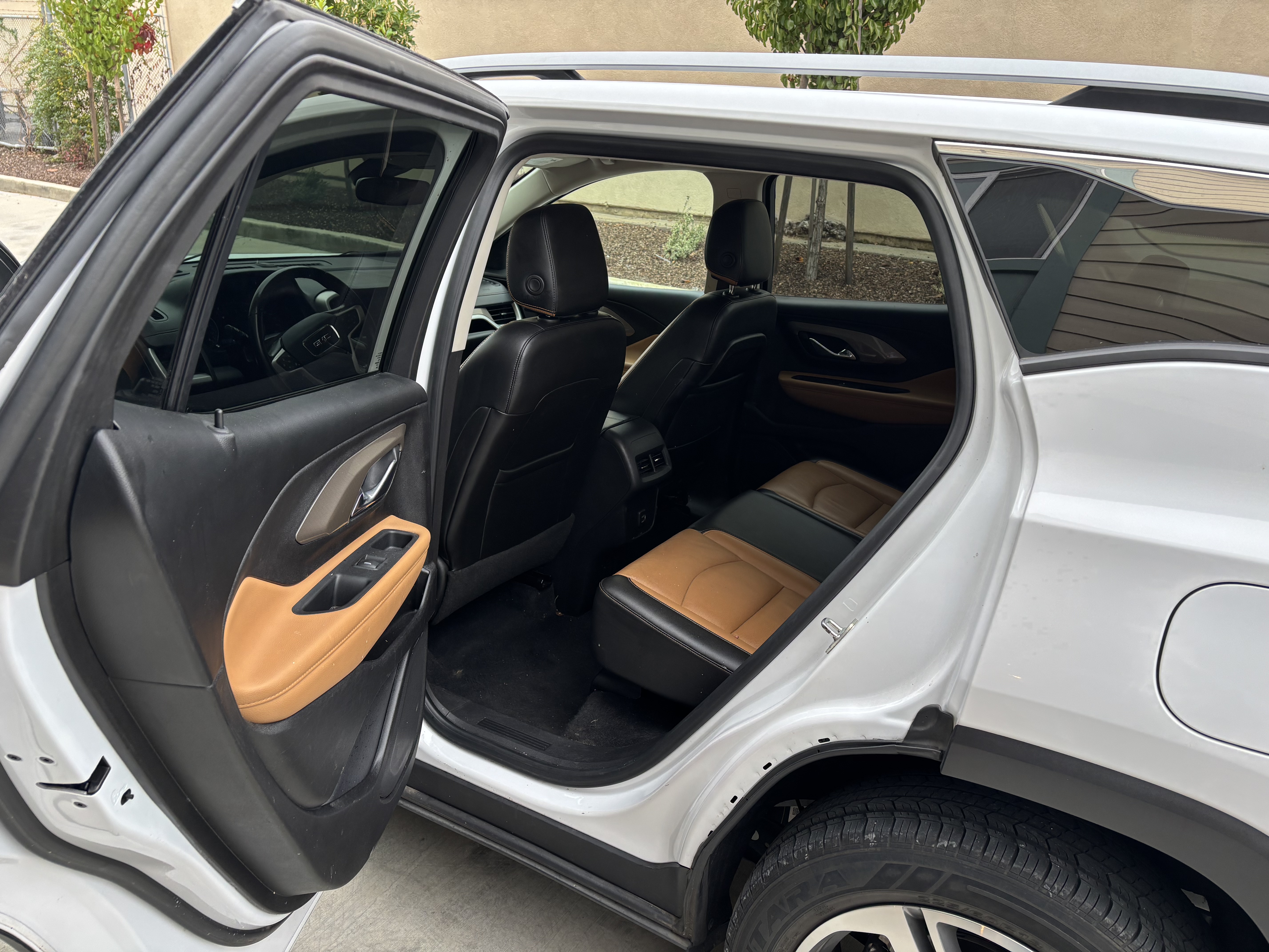 Used 2021 GMC Terrain SLT FWD image 24