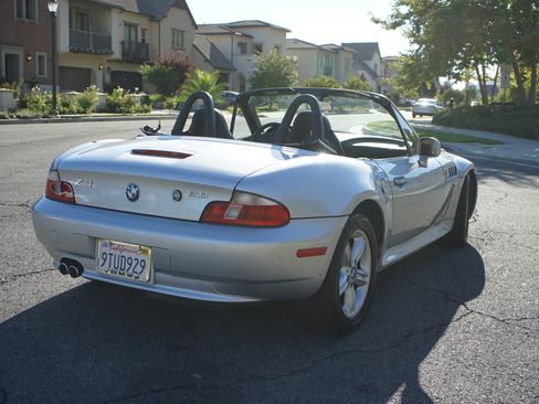 Used 2000 BMW Z3 2.5i image 6
