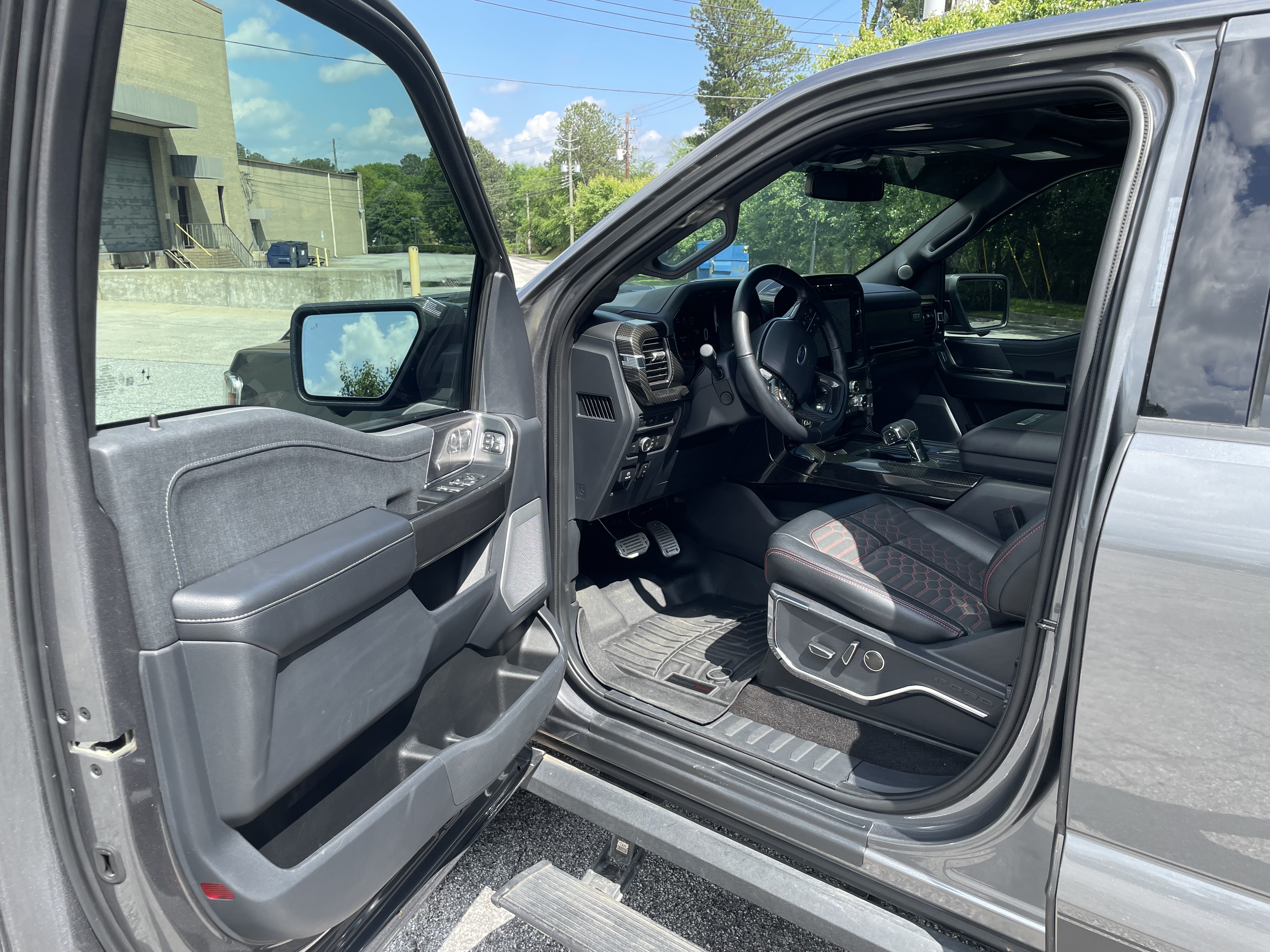 Used 2022 Ford F150 Lariat w/ Equipment Group 502A High AWD/4WD image 30