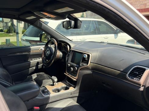 Used 2014 Jeep Grand Cherokee Overland AWD/4WD image 6