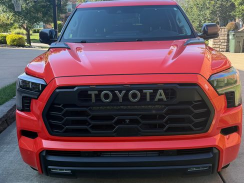 Used 2023 Toyota Sequoia TRD Pro AWD/4WD image 2