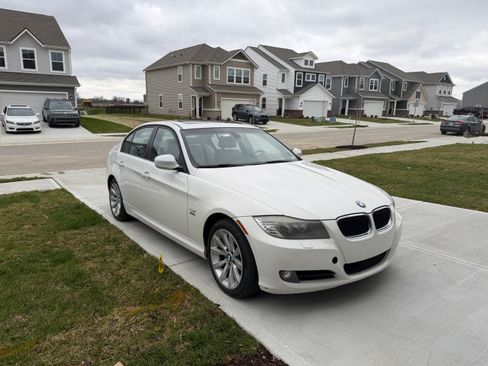 Used 2011 BMW 328i xDrive Sedan image 5