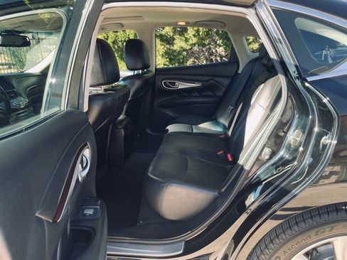 Used 2015 INFINITI Q70 3.7 image 13