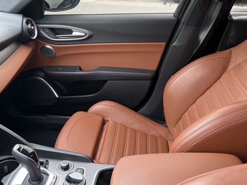 Used 2020 Alfa Romeo Giulia Ti Sport RWD image 21